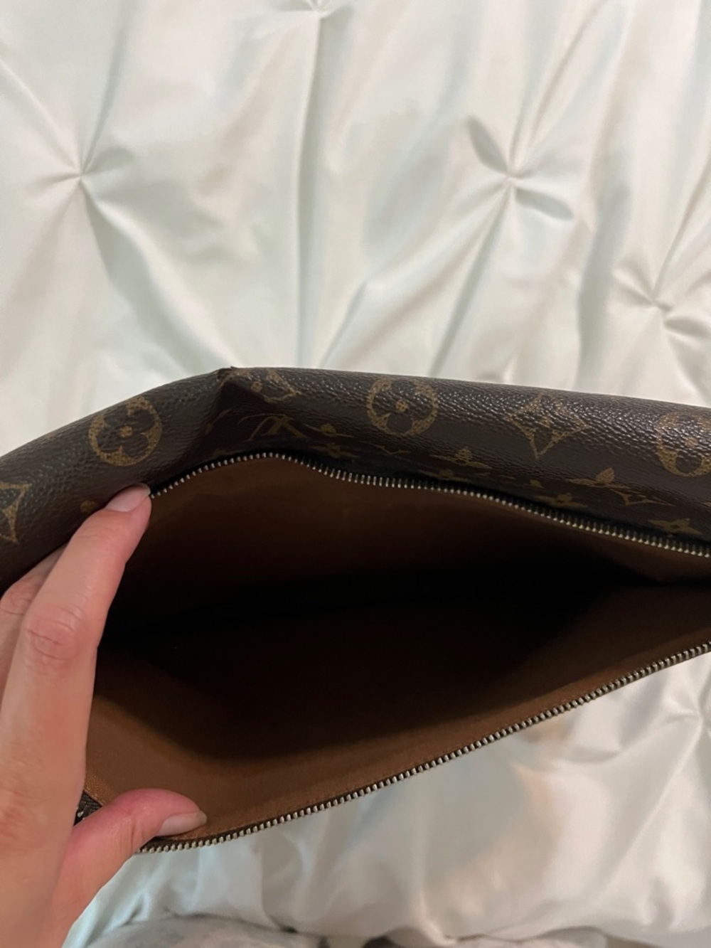 Louis Vuitton Monogram Canvas Messenger Bag in Brown - Picture 5 of 8